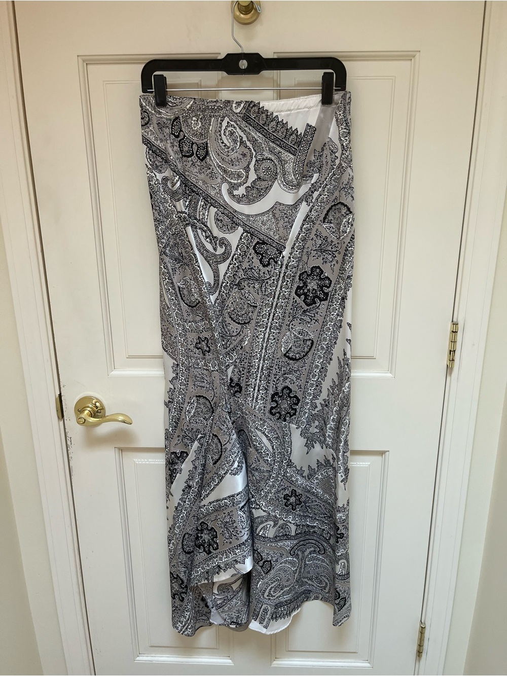 Elegant Roberto Cavalli Black & White Paisley Silk Skirt